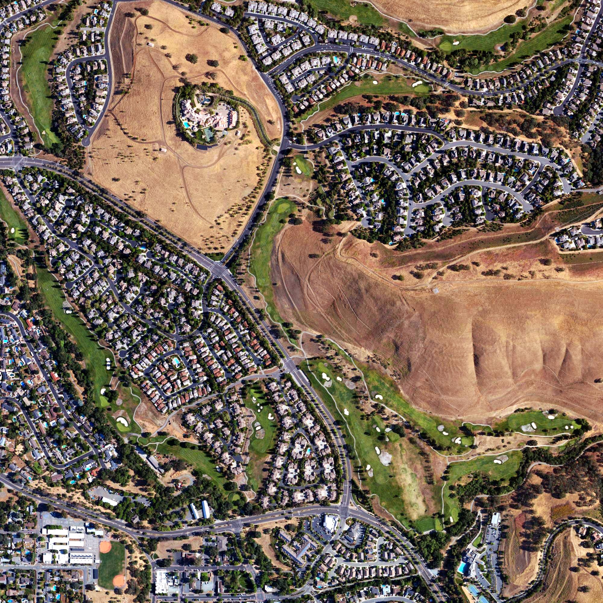Aerial view of Oakhurst Country Club, CA