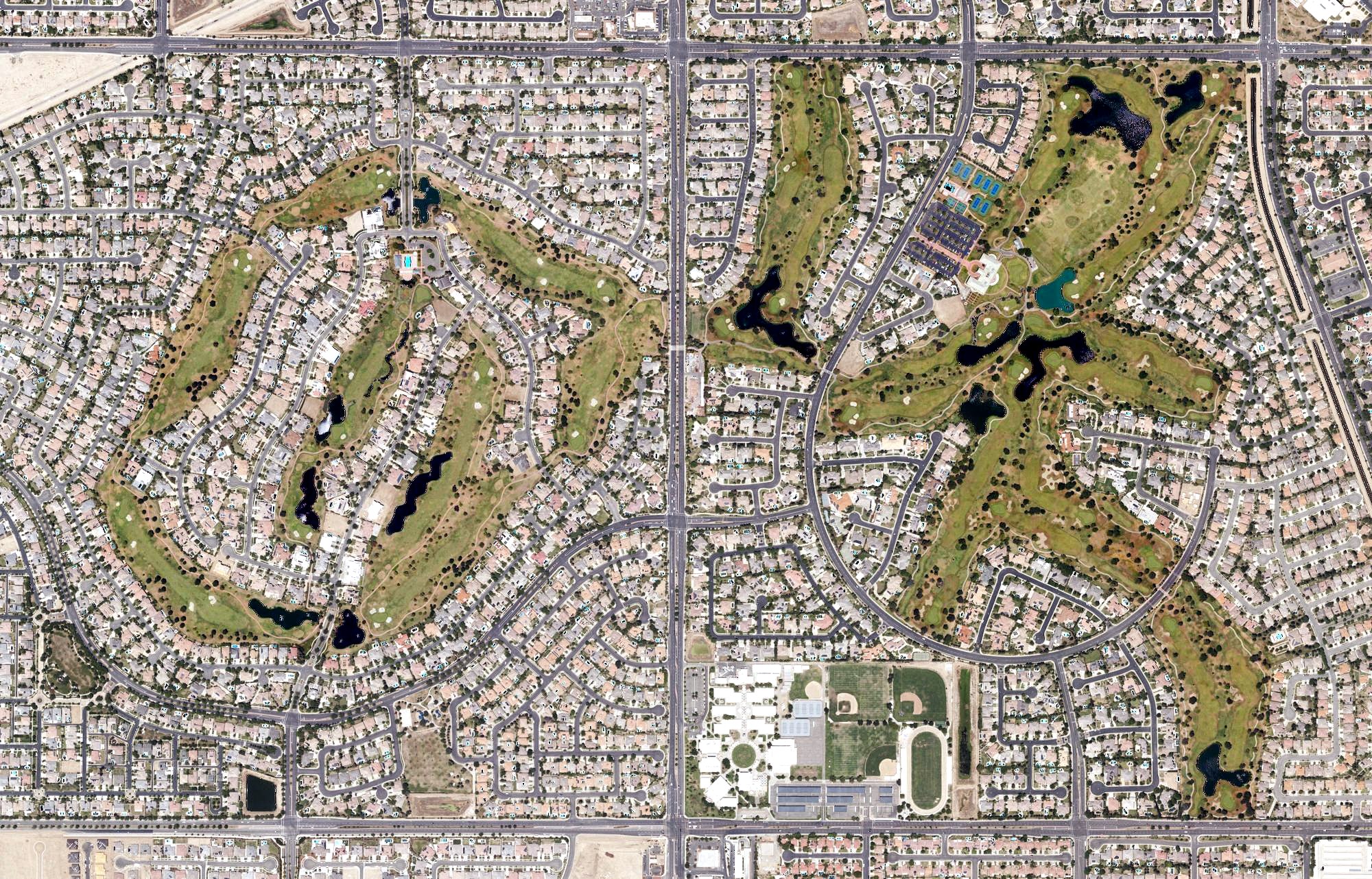 Aerial view of Seven Oaks Golf & Country Club at Grand Island, CA