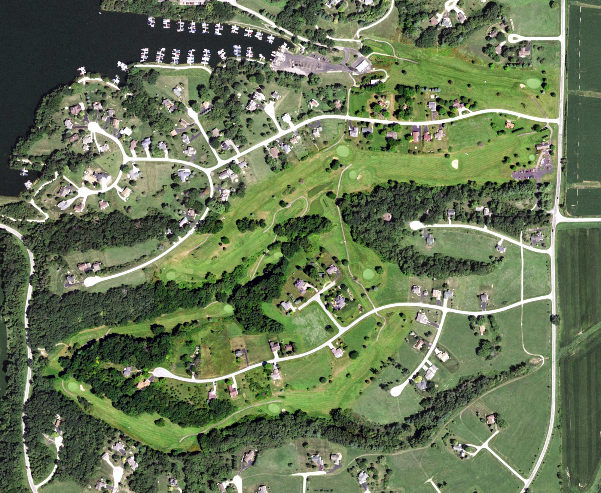 Aerial view of Apple Canyon Lake Golf Course, IL