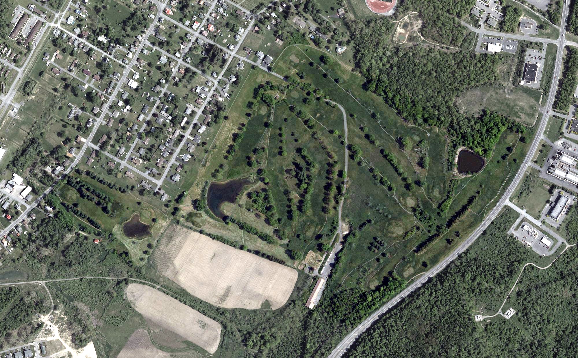 Aerial view of Maplehurst Country Club, MD