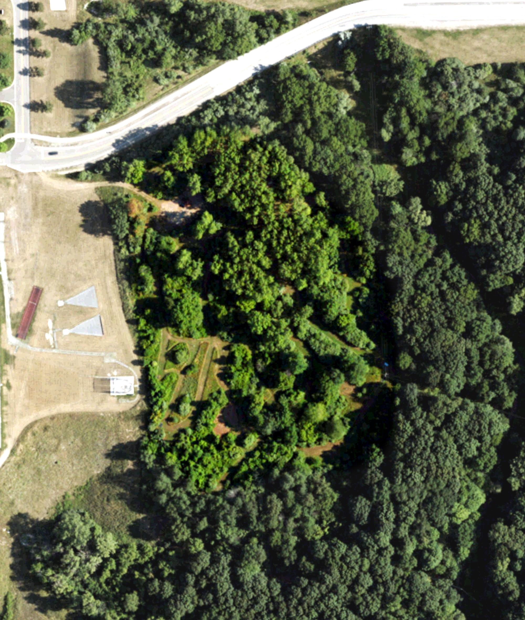 Aerial view of Grizzly Oaks Disc Golf Course, MI