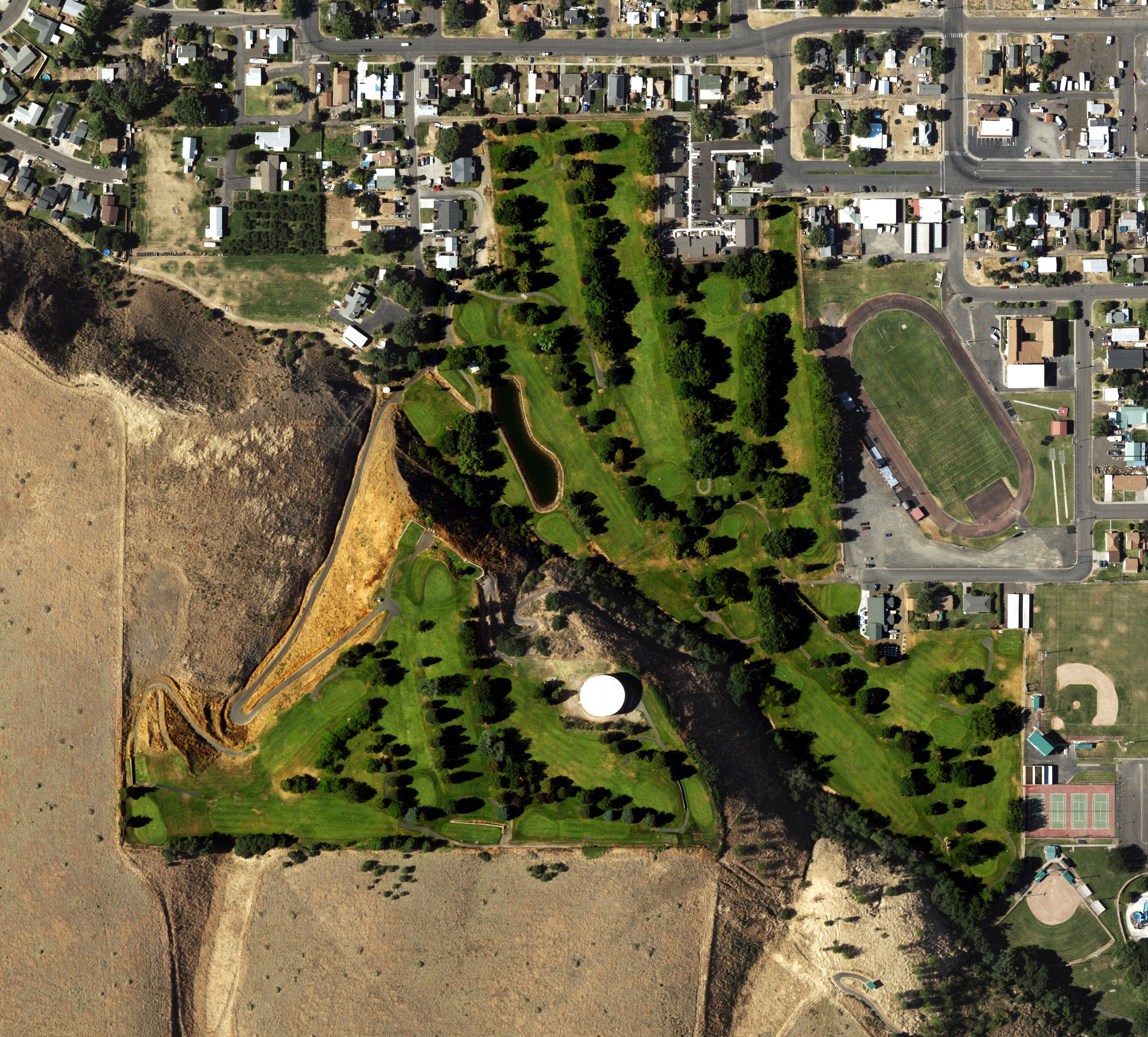 Aerial view of Milton-Freewater Municipal Golf Course, OR