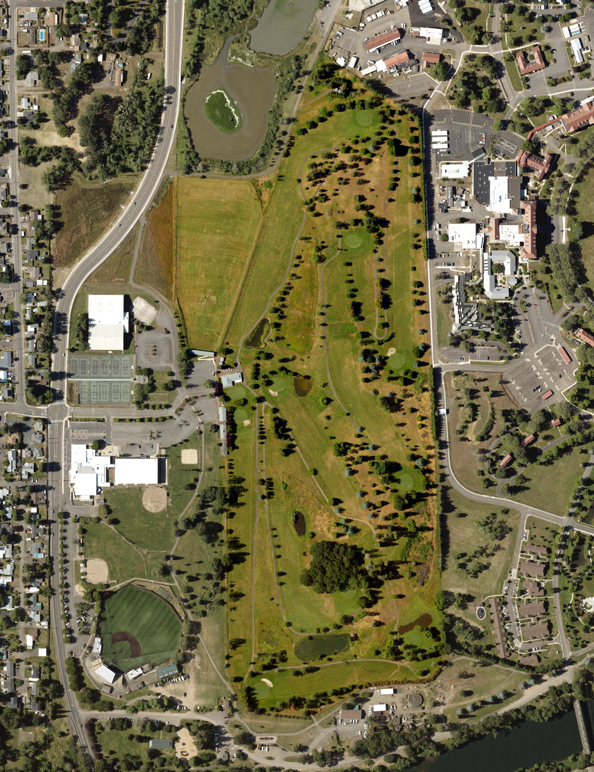 Aerial view of Stewart Park Golf Course, OR